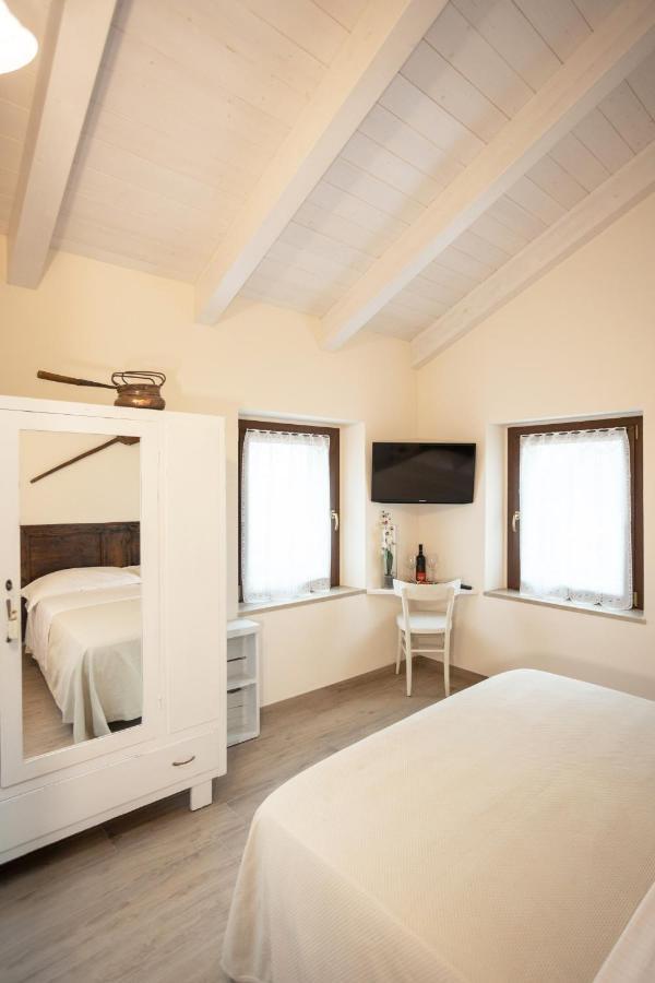 Il Casolare Bed and Breakfast Gradara Buitenkant foto